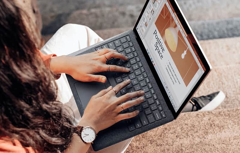 laptop-street