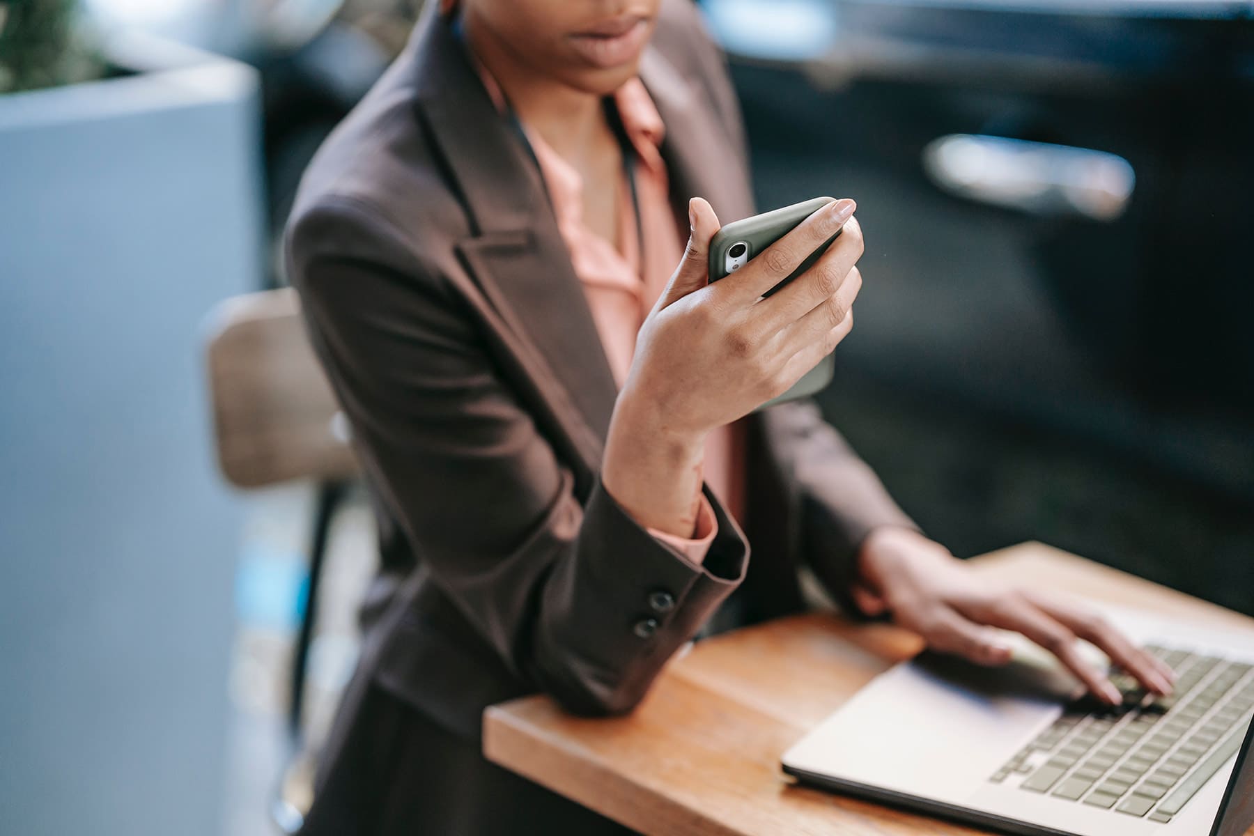 woman-phone-laptop
